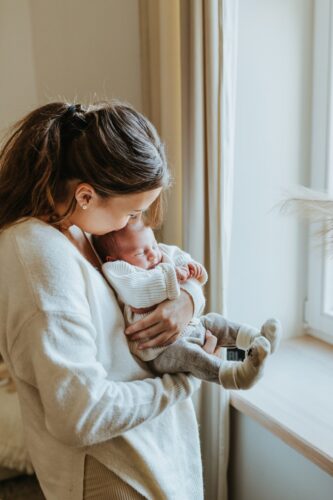 Postpartum Depression: What It Is and How to Treat It 4