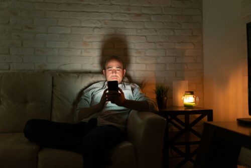 How Social Media Can Affect Mental Health: Benefits and Risks 2